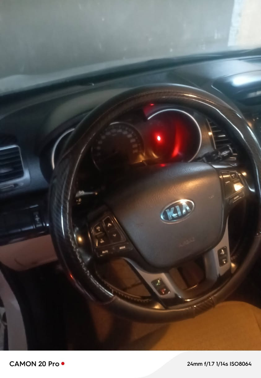 سلام عليكم
سورنتو موديل 15 فول مواصفات خليجيه. السعر 215 وبيه مجال
‏‪***********‬‏.  رقم صاحب السياره
