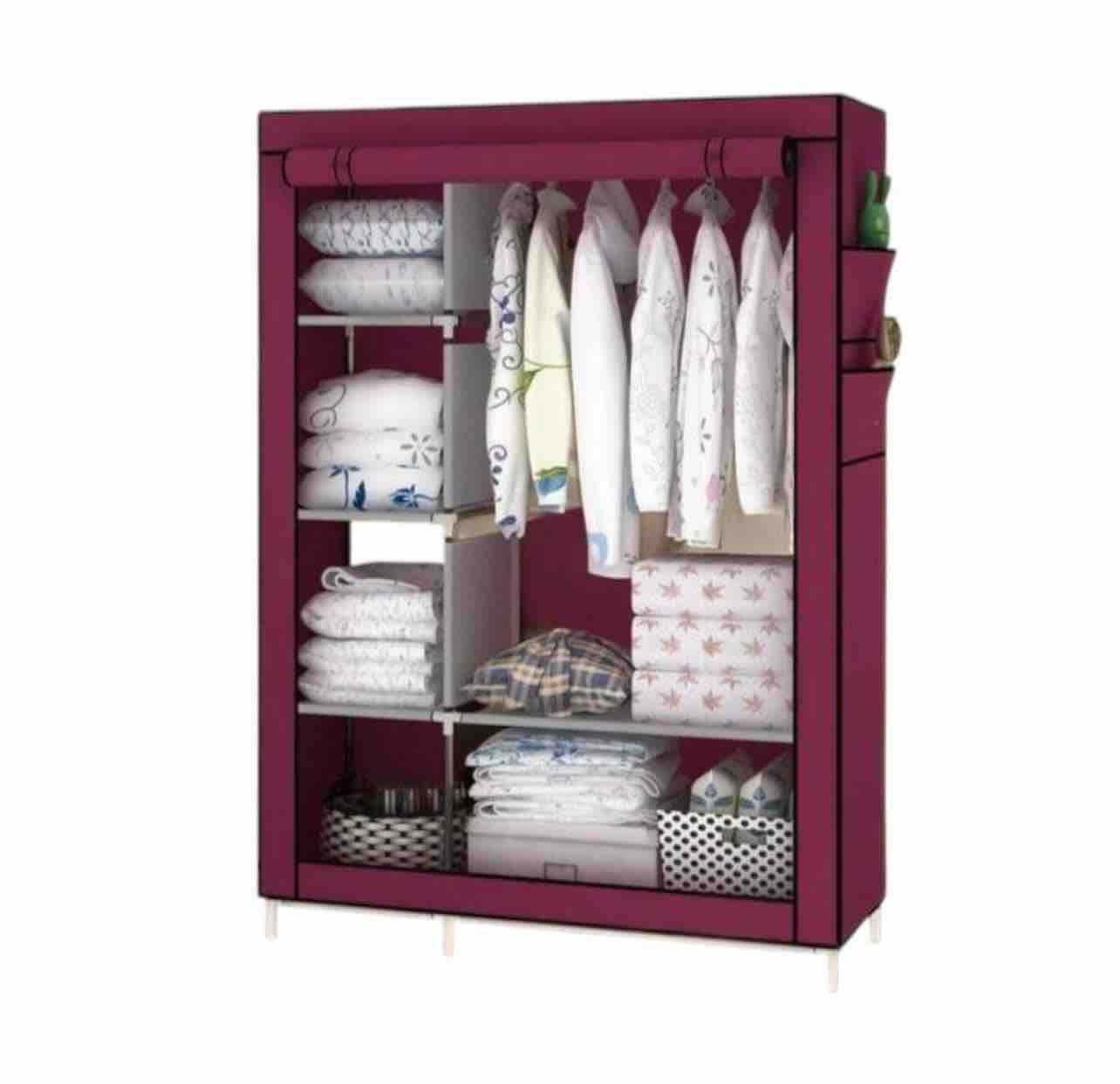 خزانة قماشية متعددة الاستخدامات مصممة لتوفير المساحة وتنظيم الأغراض بكفاءة. ---- حجم الكبير --- 
الأبعاد: الارتفاع 170 سم، العرض 105 سم، العمق 45 سم. 
الالوان 1 - الاحمر 2 - جوزي 
تتكون من عدة رفوف جانبية لتخزين الملابس المطوية والمفارش، إضافة إلى مساحة تعليق واسعة للملابس الطويلة. مصنوعة من هيكل معدني متين مغطى بقماش عالي الجودة، مما يحمي الملابس من الغبار ويحافظ على ترتيبها. مزودة بجيوب جانبية عملية لحفظ الأدوات الصغيرة، وتناسب الاستخدام المنزلي أو السفر طويل المدى بفضل خفة وزنها وسهولة تركيبها 
#السعر 26 الف والتوصيل مجاني ❤️


**إذا كنت صاحب هذا الإعلان وتريد حذفه لأي سبب، رجاءا أرسل رسالة إلى الدعم الفني**