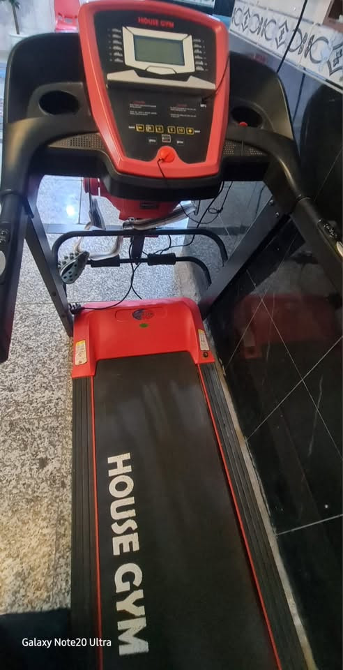 جهز جري نظيف جدا يحتوي حزام بطن يتحمل وزن 120وفوك للبيع السعر 150 وبي مجال قليل مكاني حي اور مستعجل على بيعته للاتصال ***********
