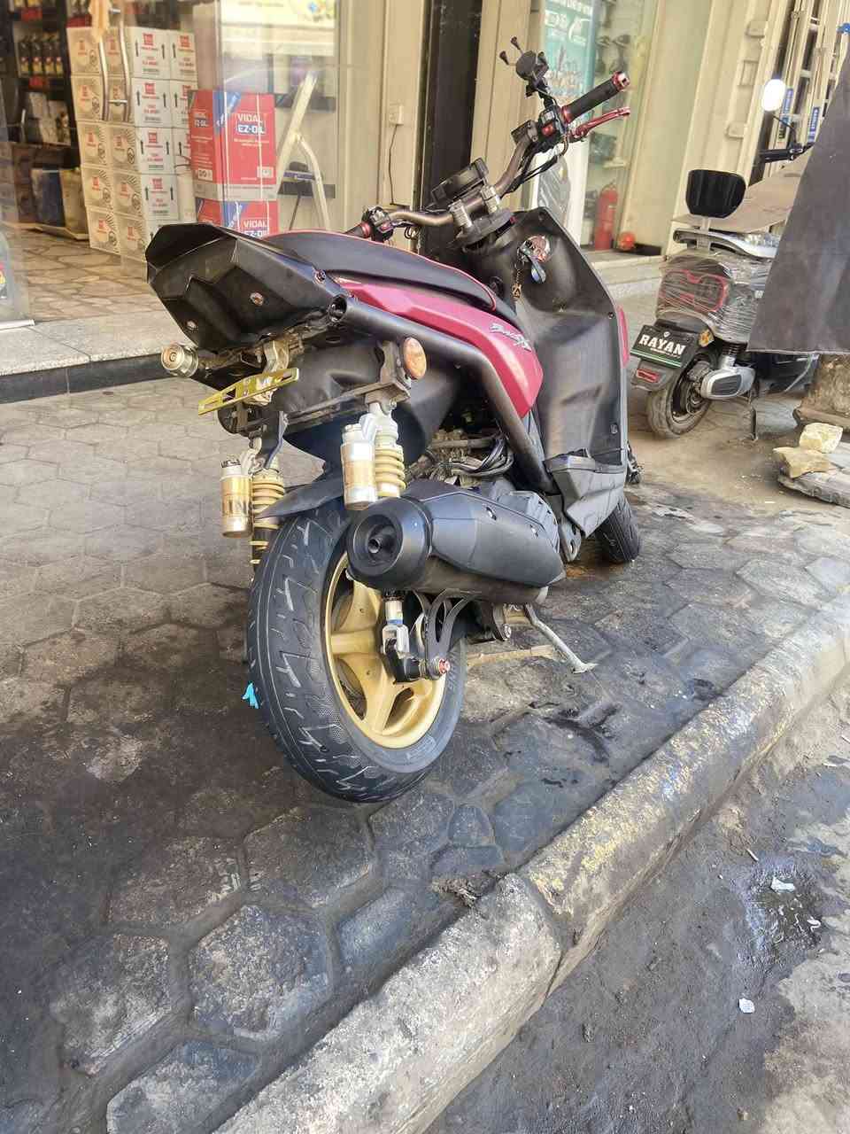 سكنس جبليل للبيع صالهة شهرين من نزلت من الضلال الدراجة هلموجود والتزويد البيهة كدامكم اني جناي مو بياع شراي الدراجة كفالة كل نقص ما بيهة وضمان بكلشي بيهة وكبر فيتر جيب وياك الدراجة معروضة بمليون وربعمية وبيهة مجال للستفسار *********** مكاني بغداد الرشاد شارع التانكي متواجد بس واتساب وتحياتي للجميع
