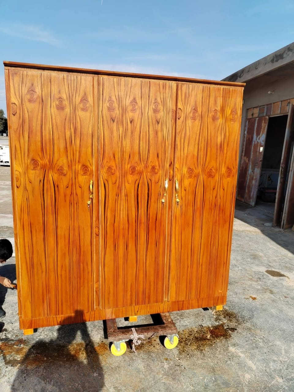 للبيع كلمن وسعره ورقم الهاتف او واتساب ***********
