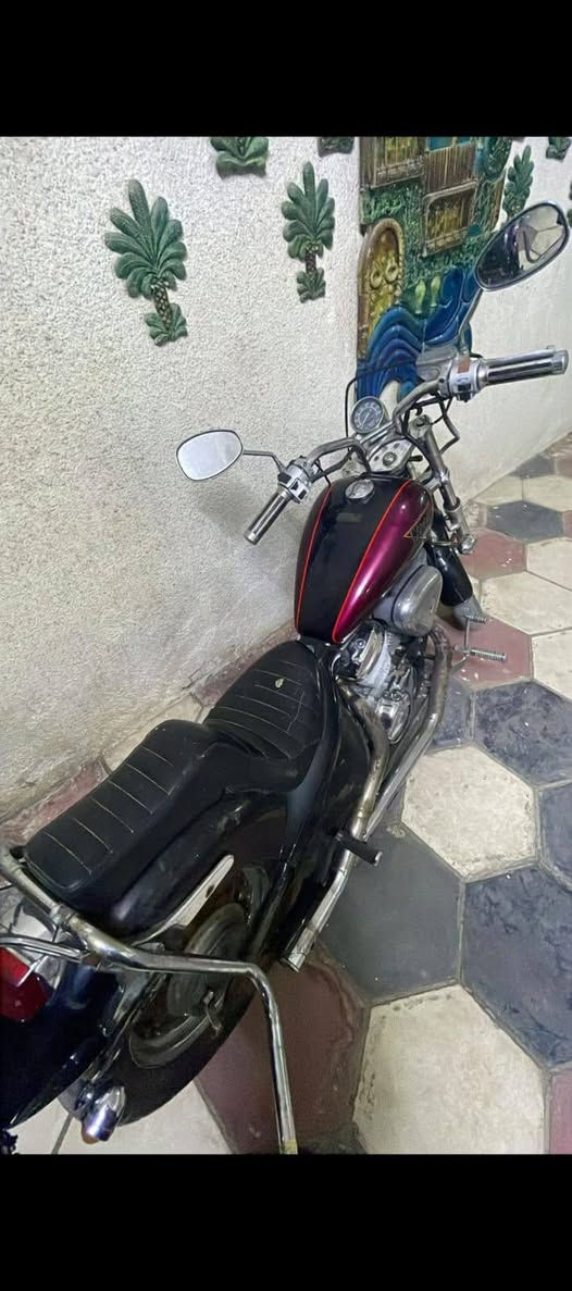 هوندا ستيد 400 مرقم
‎مكينه ما مفتوحه
‎الدراجه عله وضع البلادي برغي ما ملعوب بيها 
‎بيها بس صالنصه رياضي و مشدود عل صالنصه كاتم
‎الدراجه بس يراد تنضيف كابرتير 
‎دراجه مرقمه و سنويتها اب اسمي اداور ثاني يوم الرقم الانكليزي الجديد 
‎هزه جديده 
‎دراجه يجي وياها ستيرن عالي و ماشه طويله للحاب يغير من شكلها
‎سعر 22 وبيها مجال   استفسار ***********
