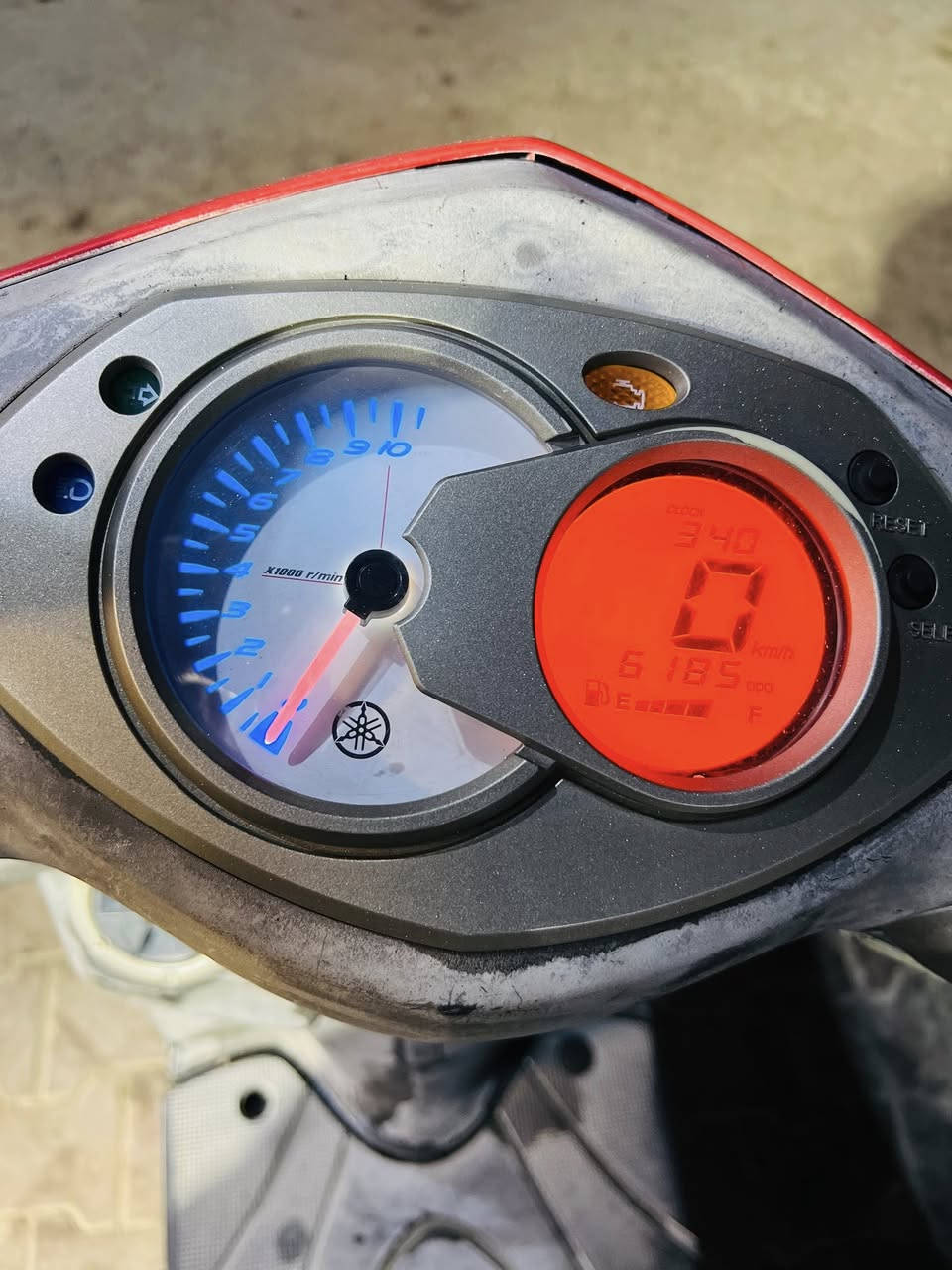 السلام عليكم 
سكنس فحل نوزل دراجة خير من الله رمبه جديده 
كل نقص ما بيهه 
***********
مكان دراجة حي اور
