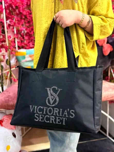 #حـــقيـبه_حــجم_كــبير
السود فقط.      كوالتي جدا عالي
الـــسعر.     5.000 الاف

للطلب راسلو وتساب /*********** 📞

العنوان/ذي قار/الــــرفاعي 🥰
يوجد تــوصــيل 👍
