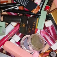 مكياج • توصيل