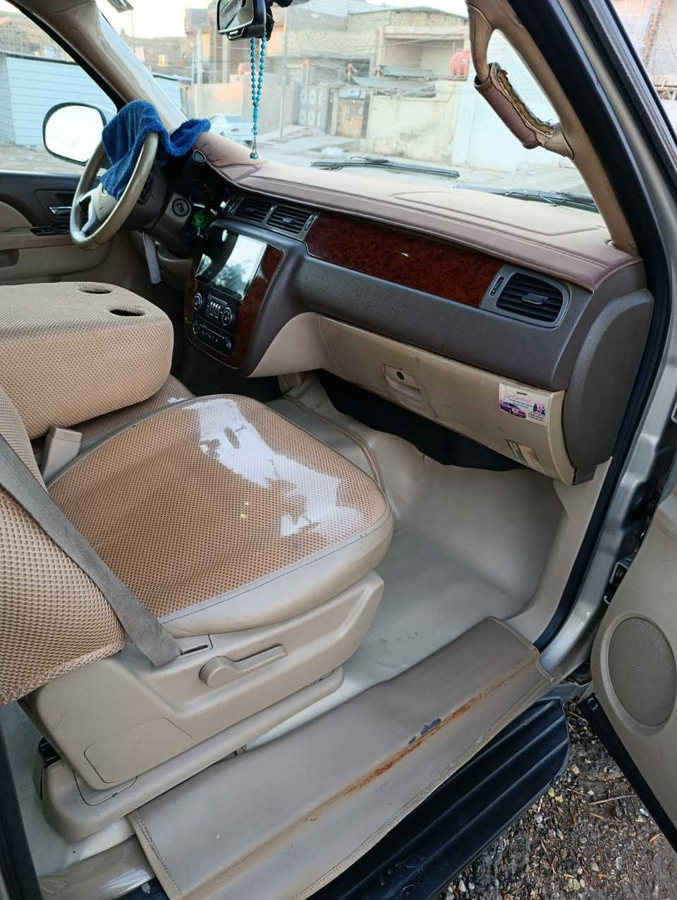 السلام عليكم  
سياره يوكن LT   موديل 11  رقم انكليزي سياره مكفوله    بيه خط عماره بغداد اي  استفسار اتصال ع هذا رقم ***********
