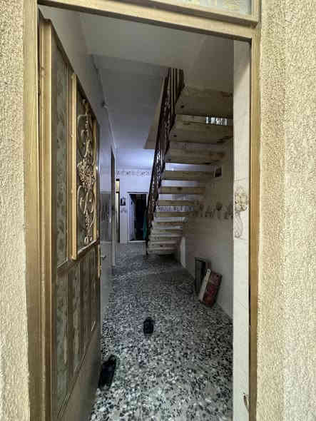 سلام عليكم
دار مساحة ٥٠ سند واقع حال ٧٠ متر
بناء ٢٠٢٢
واجهة ٥ متر و ٧٥ سم 
#وبسعر_70مليون_قابل للتفاوض
يحتوي الدار
الطابق الاول مدخلين واستقبال ومطبخ وغرفة نوم وخدمات 
الطابق الثاني غرفة نوم ومساحة درج وسطح
موقع الدار بالمربع الاول يبعد عن الشارع العام ٢٠٠ متر 
كامل من كلشي جديد 
الموقع: الراشدية/ منطقة الانتصار _ مقابيل مستشفى الشهيد ضاري الفياض( حماد شهاب ) او مقابيل مجمع الابرار السكني 
مكتب النور للعقار 
***********
ابو العز
