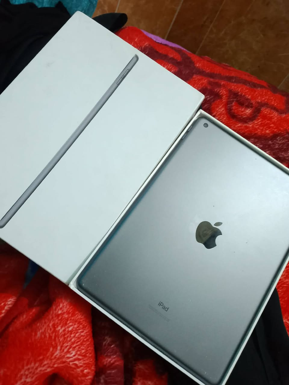 آيباد ابل 9 ذاكره 63
السعر 200 وبيه مجال
ميسان حي النداء ***********
