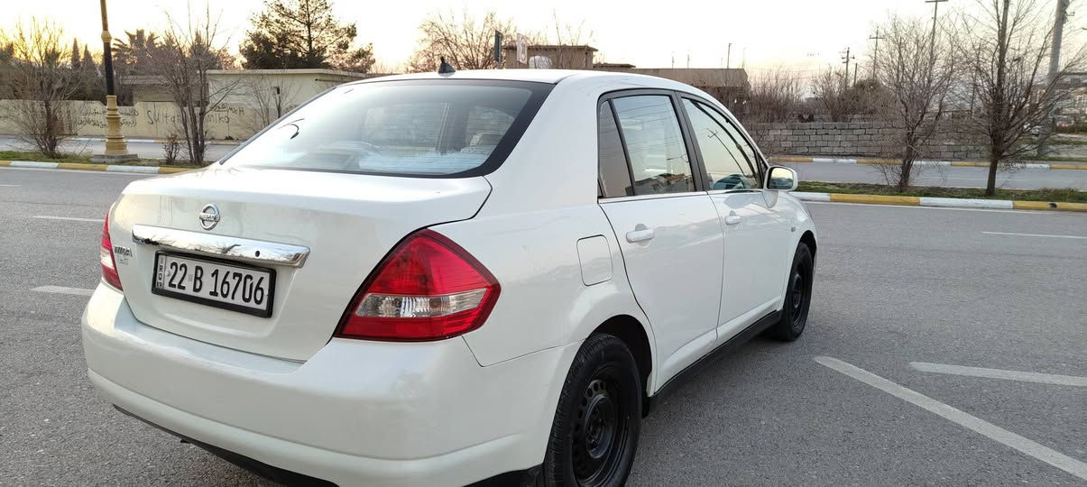 نیسان تیدا مۆدیل 2007گێڕ عادی مەکینە شانزەی بیلادی  ناوزەرد جام عادی سپی سەدەف بێ بۆیاخ بێ دەعمولیدراو پیشوودوایی کەپسە ڕەقەم هەولێر سەنەوی بەسەرچووە ڕەقەمی تازەیە سەیارەکە نمونەیە لەجوانیا زۆر تندوتۆڵە چوارتایەیی تازەیی ژیرە بەشرتی گێڕومەکینەو تەحویلوغرامە سعری 80گەڵاو مجال شوێن هەڵەبجەی تازە 
***********
*********** دار بنديهكان, السليمانية
