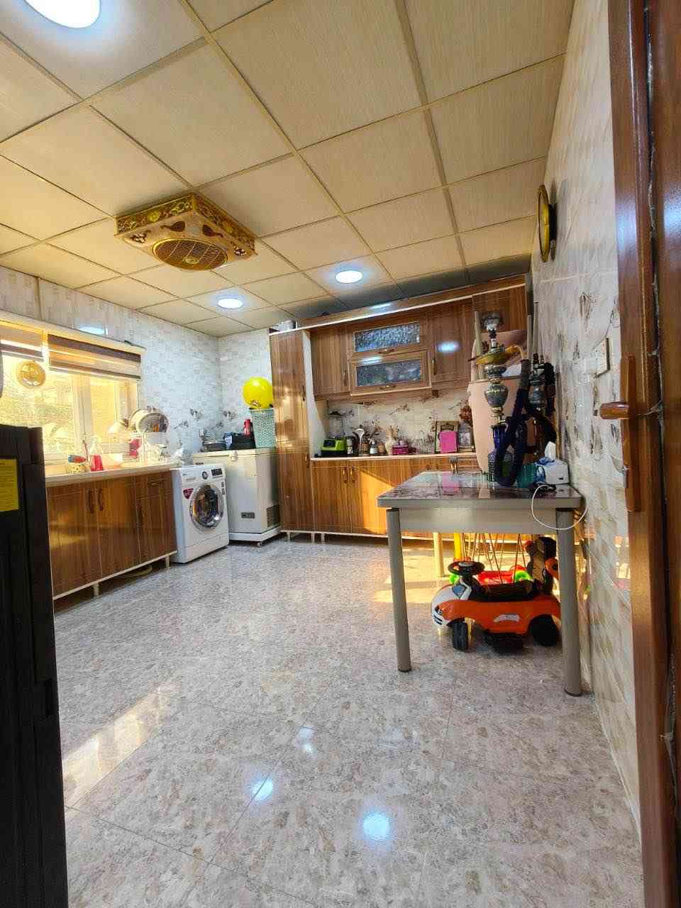 فرع ميك ميك فلكة اخوان
مساحة 155 متر
واجهة 12.10
عمق 12.50
ط اول غرفة غرفة ضيوف و هول مطبخ و نشتملات
ط الثاني هول مطبخ غرفة نوم و مشتملات 
درج داخلي و درج خارجي
سعر 155 مليون 
شيرزاد عقارات
للاستفسار اكثر اتصل علي الارقام التاليه
***********
***********
* نستقبل جميع عروضاتكم السكنية 🏠 والتجارية 🏡 بكافة مناطق 
او زيارة مكتبنا 
ع سايدين مركز شرطة رحيم اوه مقابل صيدلية پار كركوك, العراق
