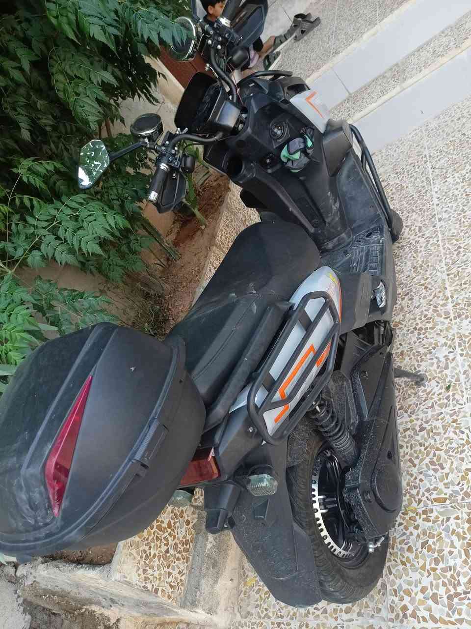 للبيع جديد مستخدم 4 اشهر سعر 800 / ***********

