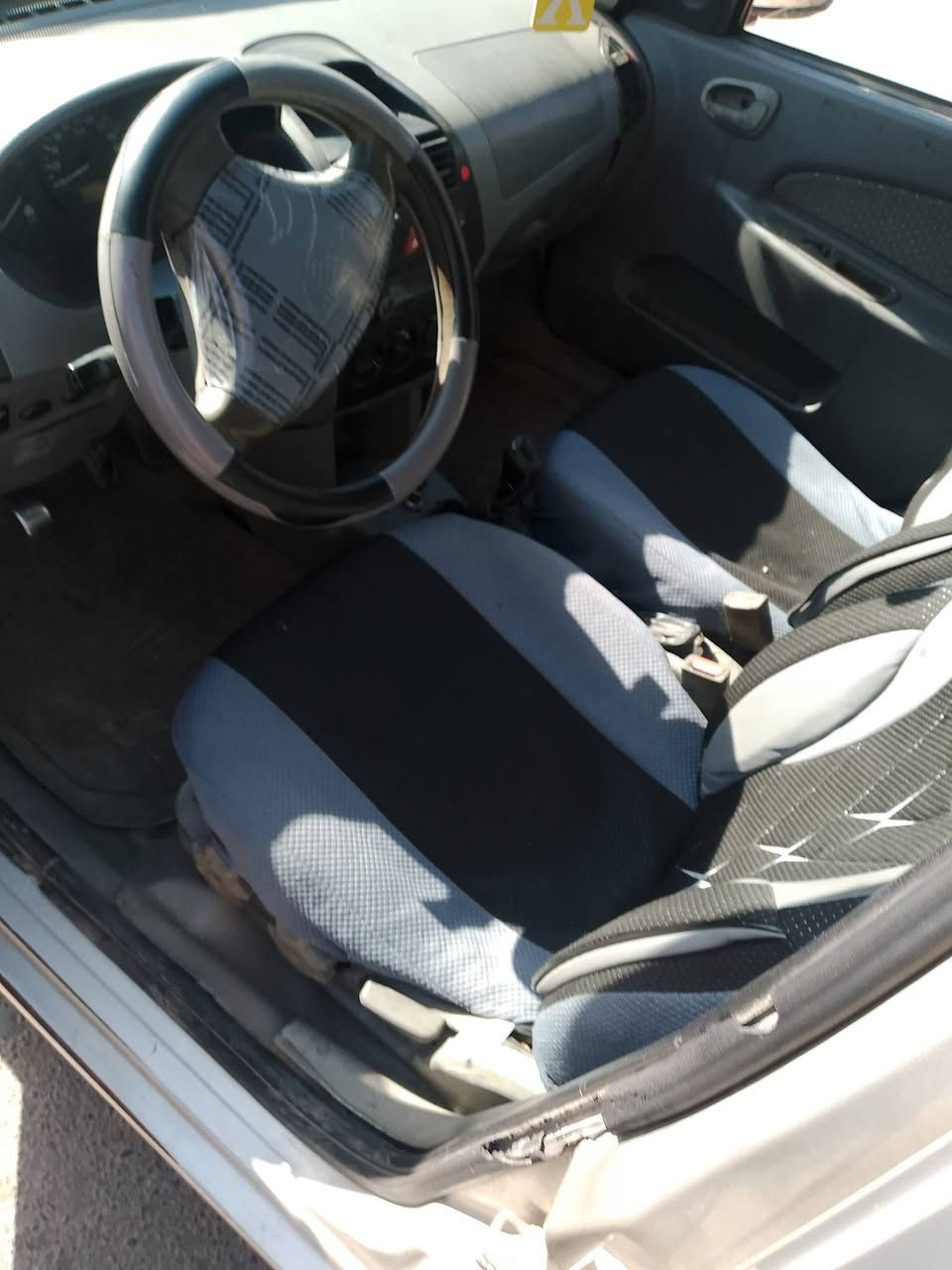 سلام عليكم طيبه2012 للبيع سياره جديده مكينه وكير وحداديه خير من الله وبا اسمي تحويل ثاني يوم السعر 37 وبيه مجال قليل حك الجيه للاتصال
*********** مكاني الكاضميه
