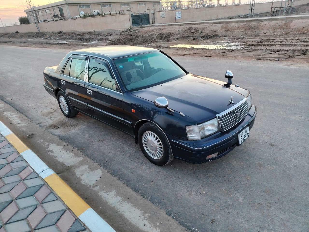 راس ثور تكم لون حبري مديل 1998 مكفوله كفاله لا ضربه ولاكص مكفوله من نقل  الجثه مكفوله من الصبغ سياره بلادي رقم بصره انكليزي مشروع وطني سنويه جديده مكينه فيفيتي فيشه وحده تبريد قطعتين مكينه وكير وحداديه وتخم تاير جاهزه السياره من كلشي مداور لمته مايعجبك شرط السياره احله من الصور بهواي  السعر 85  ***********
