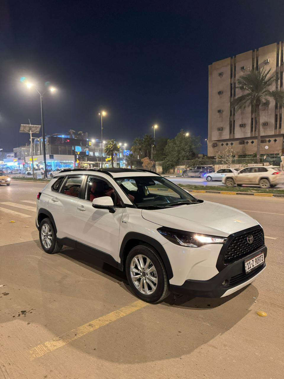 كورولا كروس 2025 HEV .. خيارك الأمثل إذا تدور على SUV عملية ✅

من أبرز المواصفات :

⚙️ محرك اقتصادي بسعة 2000 cc 
🌌 فتحة سقف تزيدك راحة ومتعة
🖥 شاشة تدعم ابل كار بلاي
❄️ قطعة تبريد لمقاعد الصف الثاني
🪑 كراسي مريحة  جلد احمر 
🧱 رادار أمامي لأمان أكثر وثقة بالطريق

🚗💨 كورولا كروس تجمع بين القوة، الراحة، والتكنولوجيا الحديثة حتى تلبي كل احتياجاتك.

✅ السعر 24750000 د.ع
وبيها مجال 
⬅بابل الحله قرب كراج الموحد  
للاستفسار الاتصال 
***********
رقم بغداد بسمي 

#تويوتا #كورولا_كروس # حلة, بابل
