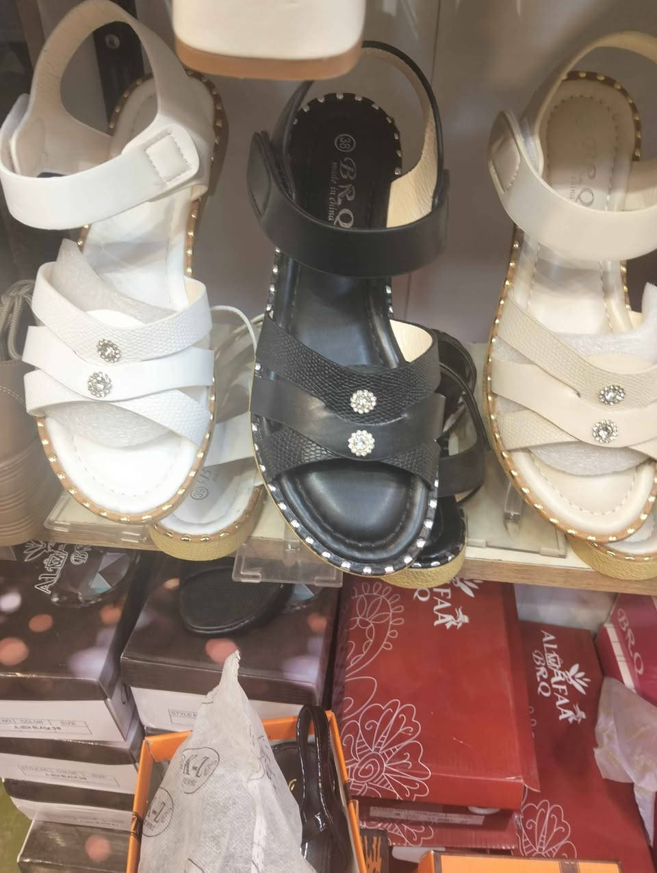 الاصيل للحذيه والحقائب*********** النجف, العراق
