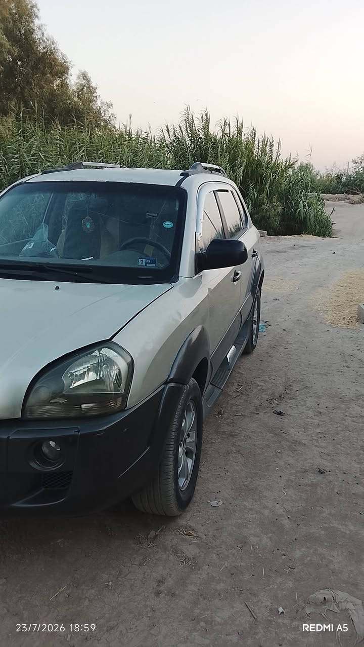 توسان موديل 9خليجي رقم شمالي مجدد تبريد حديديه خير من الله السعر 90وبيه مجال العنوان واسط الصويرة ***********
