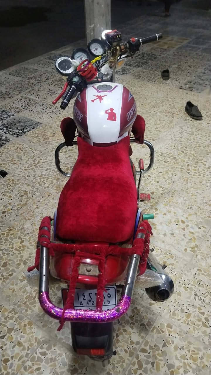 سلام عليكم دراجه جني واي 
٢٠١٤ اوراق اصولي مكفوله السعر 
650وبيهه مجال مكلف بل نشر رقم الولد ***********
ما جاوب خاص
