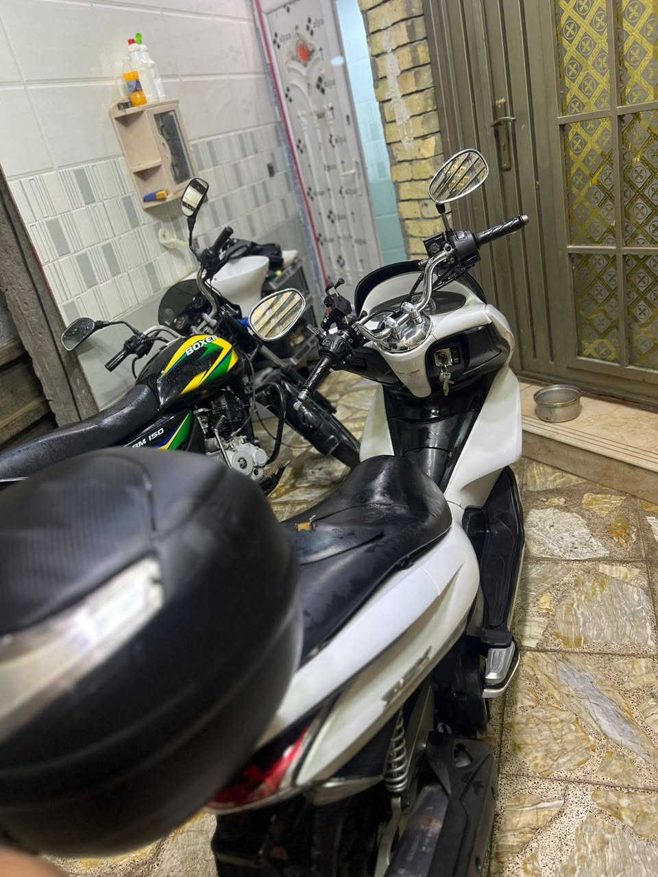 بي سي إكس جيل أول ياباني موديل 16 حساسات كلهن يشتغلن دراجه خير من الله السعر 1100وبيه مجال حك جيه المكان بغداد الشعله الرقم *********** موجود واتساب
