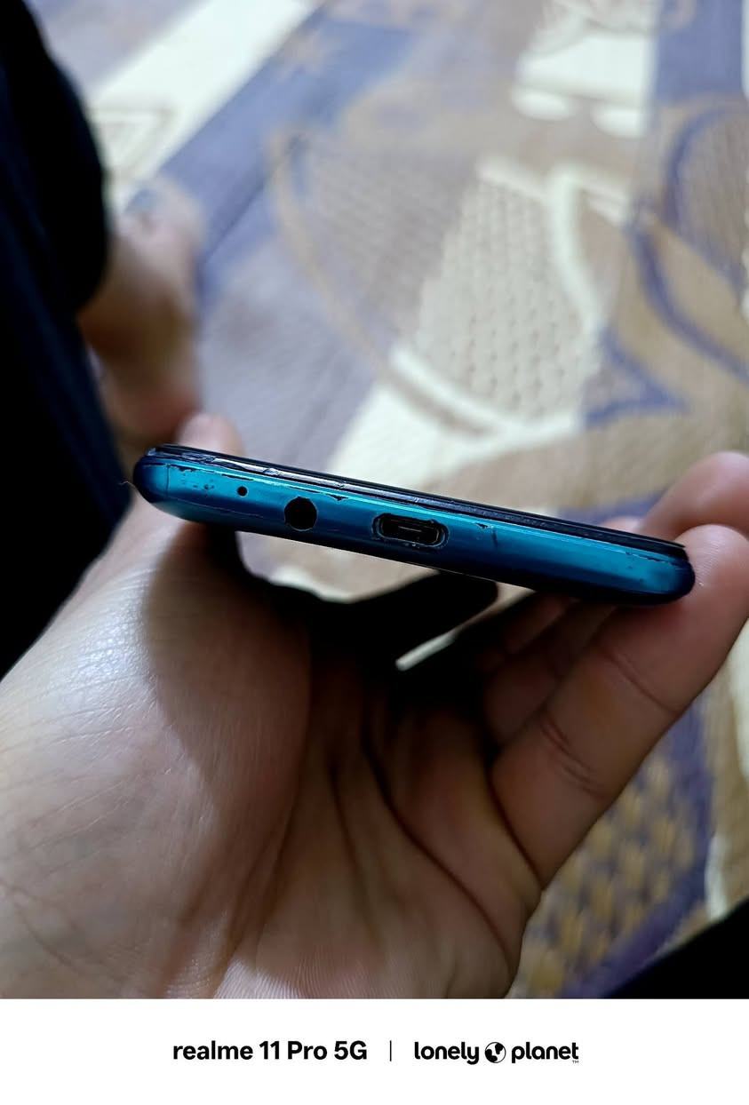 السلام عليكم عيوني هاذة التلفون اسمه تكنو كامون 6يجي بذاكرة 32جهاز حلو مال بيت مستخدم بس بي شخط بسيط بل شاشة صغير اني خليتله لزكه اصلية كوله كامل سيمكارت ياخذ ثنين جداً ممتاز عدكم بعد صوته جداً واضح وعالي تكنيك حلو سريع اريد اراوس بجهاز راس براس او انطي فرق حسب امكانيتي او ابيعه ماعندي مشكلة مكاني بغداد مدينه الصدر.


**إذا كنت صاحب هذا الإعلان وتريد حذفه لأي سبب، رجاءا أرسل رسالة إلى الدعم الفني**