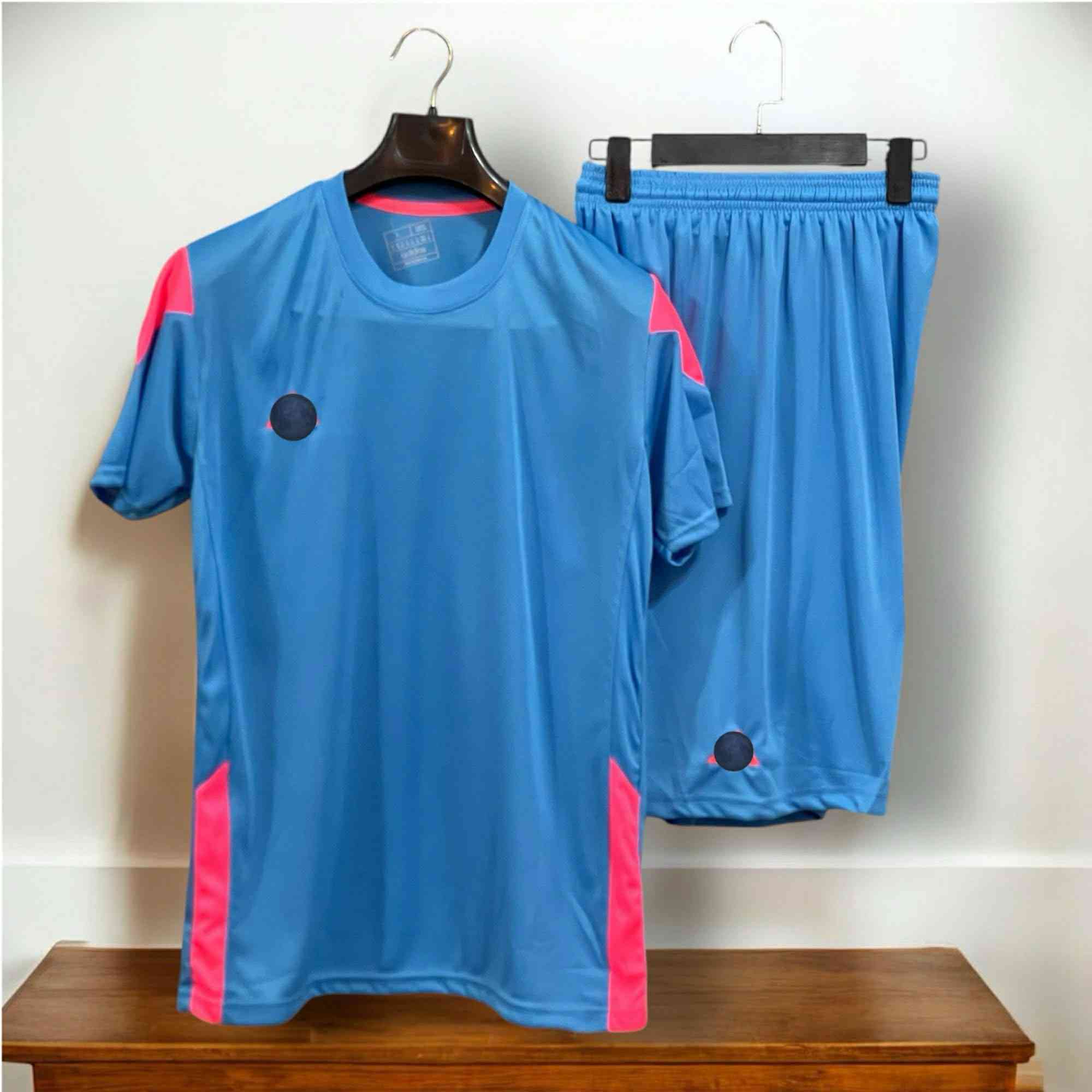 قطعه 5الف فقط 

يوجد طباعه 

دريس شورت بدون رقم 

توصل واتساب  ***********
