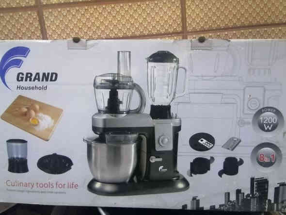 ست البيت 8 في 1
كراند  الألمانية مستعمل كلش قليل يمكن مرتين او تلاثه
عجانة + خلاط زجاجي + طاحونة
+ عصارة حمضيات +  محضرة طعام +
مبراشه + مقطعة شرائح 
عمليات متعددة 
عجانة طاسه ستيل 
سرع متعددة 
كلها في جهاز واحد مختصر
فقط قاعده الخلاط مكسورة تحتاج تبديل 
العسر 90 الف 
مكاني الزبير الشعيبه قرب مدرسه نور العيون الابتدائية 
***********‪
