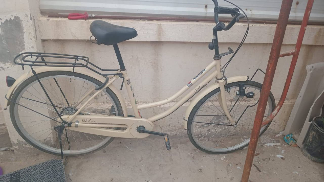 بيسكل للبيع ميسان حي الجامعة بناتي جديد السعر 120وبي مجال
***********
