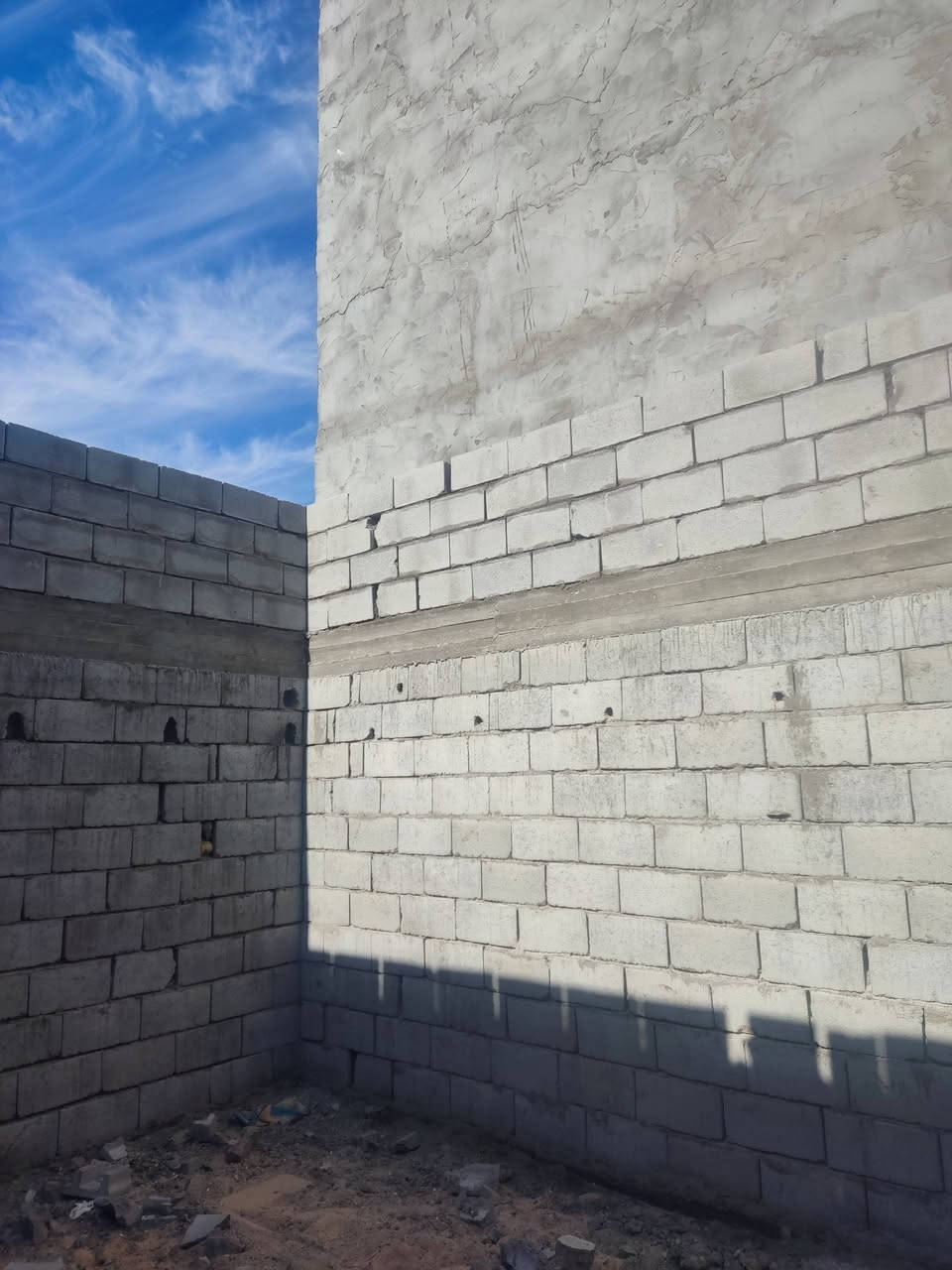 سلام عليكم خلفه بناء بلوك شغل درجه اولى موقع العمل ابي الخصيب للاتصال ***********
