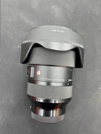 اسعار مذكوره بلاخير اي خلل مابيهن كاميرا سوني a7iv الاصدار الرابع نضاف...