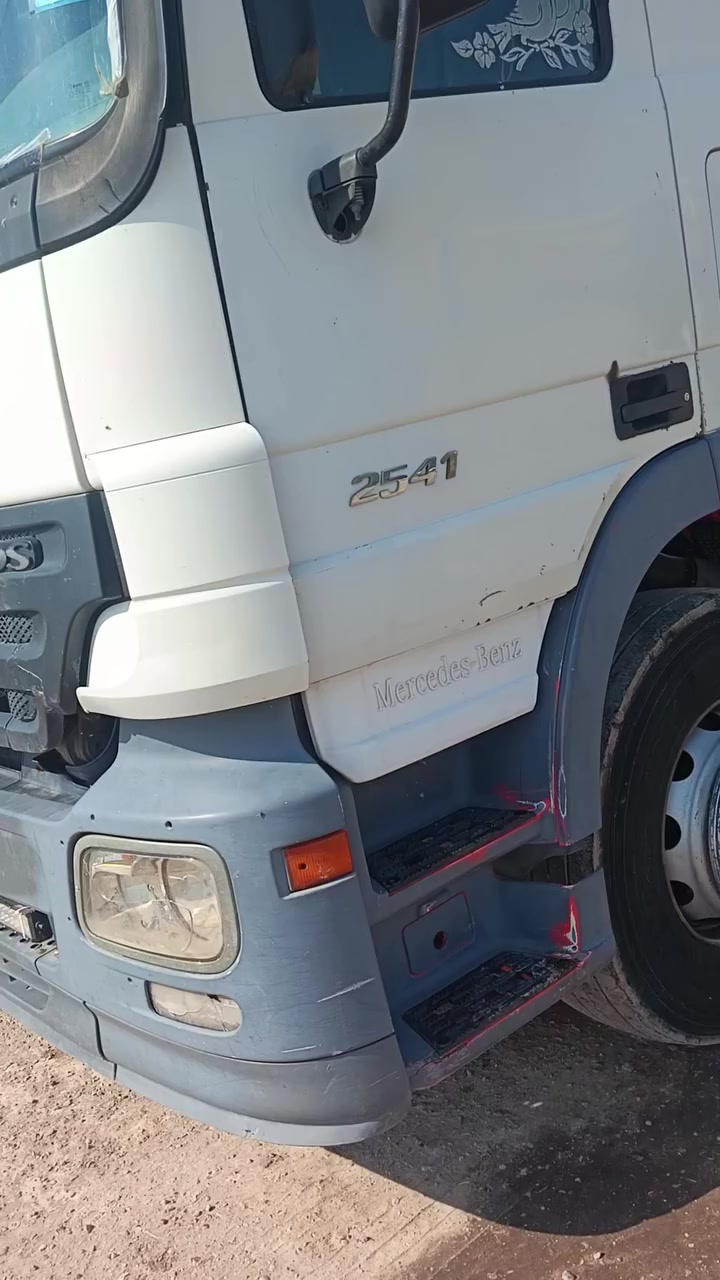 السلام عليكم. للبيع
الكتروز 2009 رأس تريله كص جديد رقم ديالئ
سنويه للـ2031. 
***********.
