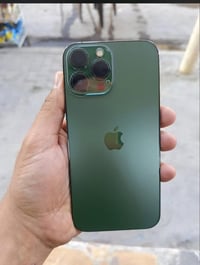 آيفون 13برو ماكس مكفول من كلشي تجي تفحص بدون ملحقاتة فقط شاحنة الأصلية...