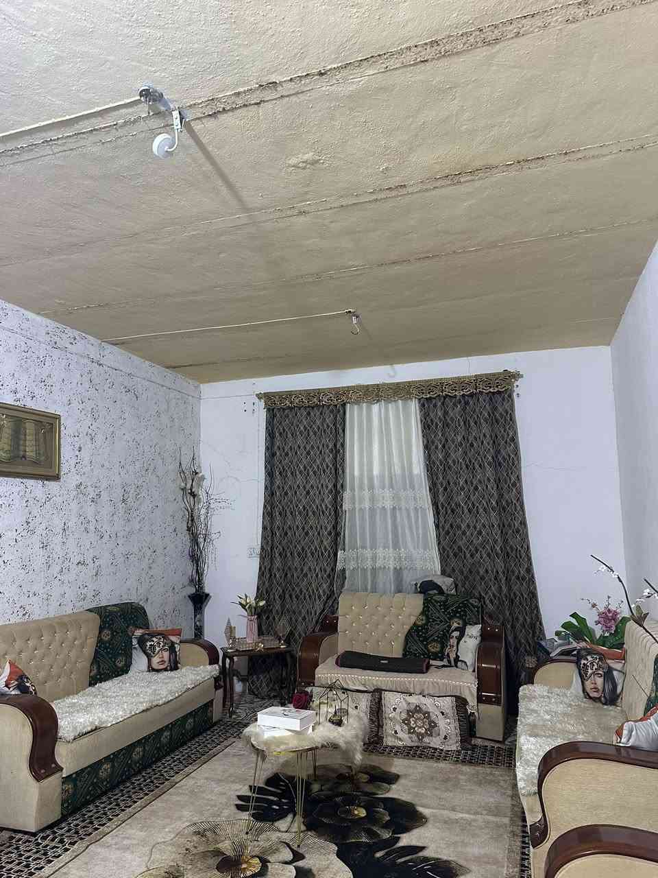 دار سكن طابو زراعي ( تجاري ) في ( حي حواس )
وجه على ( شارع ٣٠ السايدين مباشر )

مساحة ١٤٠ م / وجه ١٢ م - نزال ١٢ م 
( كل الخدمات متوفرة ) - ماء - كهرباء - مجاري 
تبليط - انارة - أرصفة / ( علي من الشارع )
( بناء ) - بلوك -سقف عكادة - غرفة نوم واحدة
( لبيت كلة سيراميك )

( مكان تجاري + سكني مميز ) 

للاستفسار مراجعة مكتب غازي للعقار   
واسط - الزبيدية - قرب أفران المائدة  *********** 
***********
