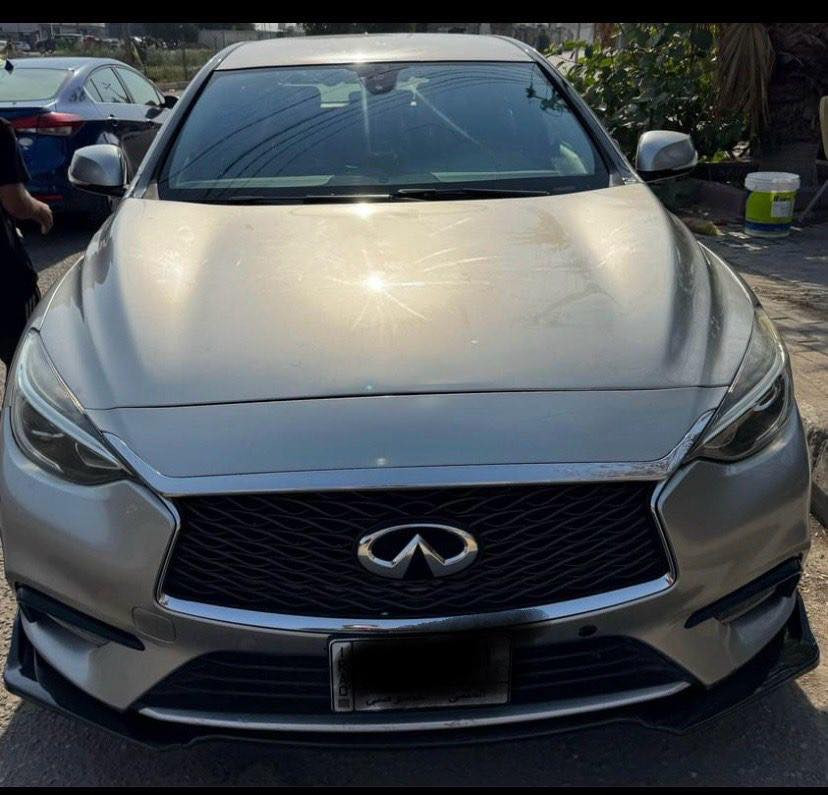 انفنتي مديل 17 
Qx30 
رقم مثنى الجديد بسمي 
مكانها بصره حره 
سعرها 100
محرك 2000 تيربو
***********
حدثها بجم 
وبيبان كلين من امريكا
