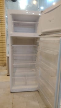 ثلاجه للبيع بلادي  مجمدة عامودي الشراي يتصل على هذا الرقم بي واتس‏‪078...