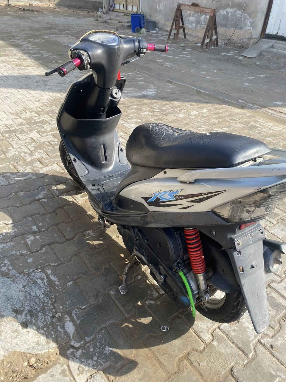 سلام عليكم دراجه ماكس عدله منزليهه من الرنبه تخبل كلشي مابيهه اي نقص مابيهه من الرنبه  اوراق المعرض موجودات مكاني بغداد الشعلة 600 وبيهة مجال تعجبك اتصل***********
