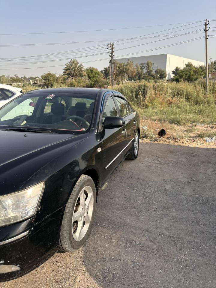 محرك 6سلندر 3300
كير ومحرك ضمان ع الفحص 
تدفئة تبريد شغلات
كشنات تدفئه كهربائي + فتحة سقف
سنوية لل2028   السيارة باسمي واني اتبع كافة الأمور القانونية 
السيارة محزمة وضرره الهلال جامرلغ الخلفي عكس السياق 
السعر 100 وبيه مجال وعادي إذا مراوس قطعة ارض 
رقم الهاتف ***********
