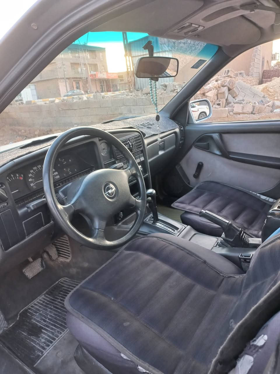 سيارة اوبل اومكا للبيع كير اوتوماتيك
هزه جديده السياره بسمي سيارة بيت كهربائيه كلها شغاله
تخم تاير صدر جديد باتري جديد 
السعر 33 
العنوان الانبار حديثة 
***********
