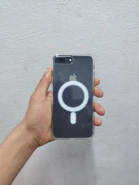 آيفون ٨ بلس • ٦٤ • كامرة عاطلة