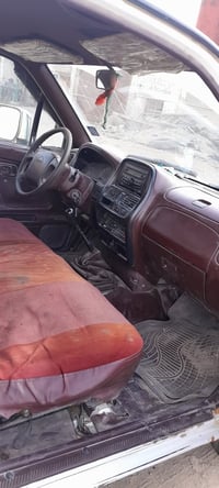 نيسان تك قماره ٢٠٠١ بي أسمي يوجد فيها رشات صبغ في الچاملغ محرك٢٤٠٠ أنج...