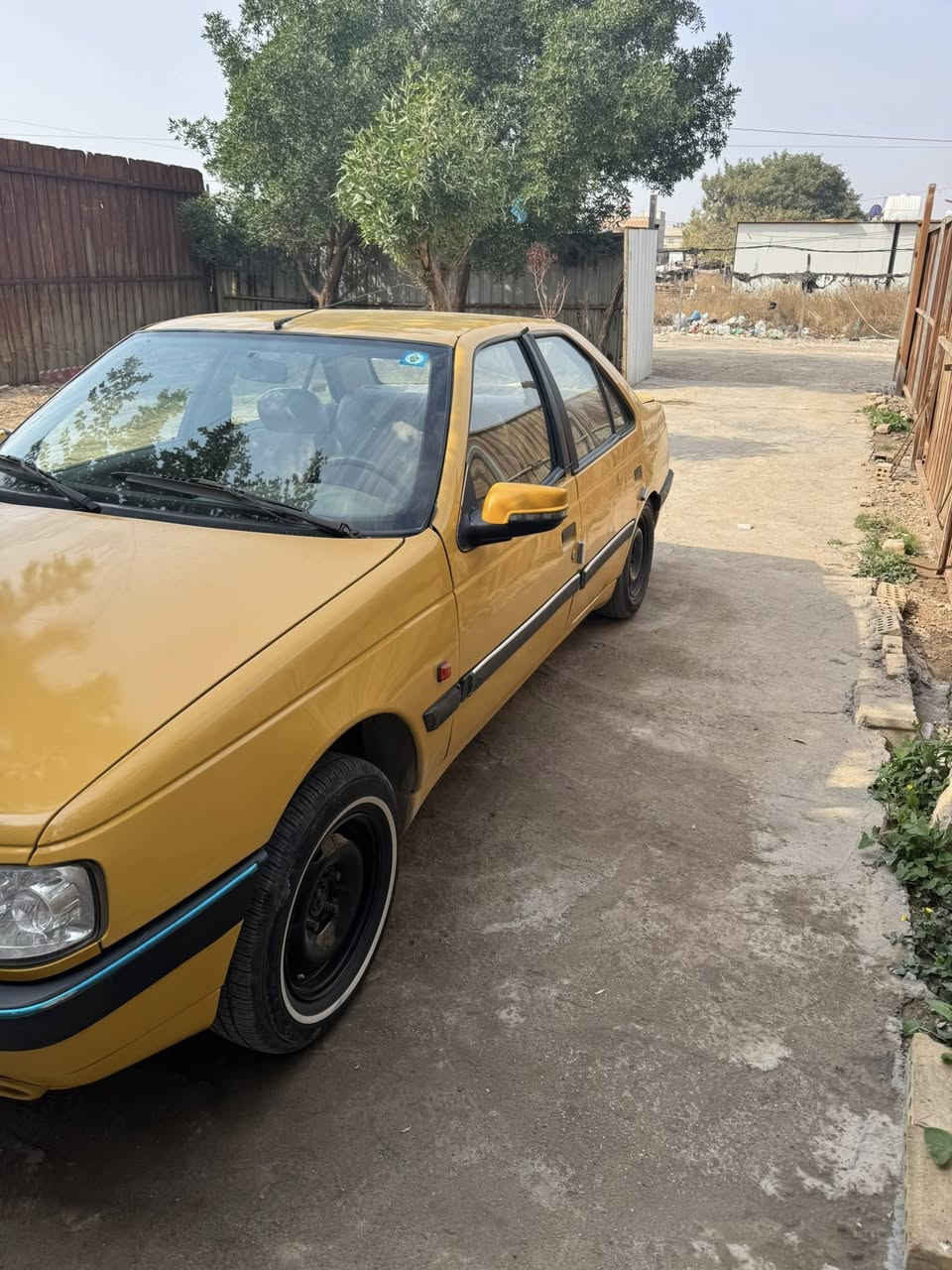 سلام عليكم بيجو لميس2015
اخوتي سياره شوف صوره واقره تفاصيله وخابرني 
مكينه كير خير من الله 
صدر نص عمر
وناقصه تايرت زوج خلفي 
سياره نظيفه 
باسمي سنويه 2028
رقم انكليزي 
سياره غراض شركه وياه كبات وسويجين وكتلوكات 
سياره عارضه38 وبيها مجال حك جيه 
ومبدل جاملغ واحد جهت سايق 
وبيها صبغ باب سايق وجاملغ سايق وبنيد 
سياره اكفلك شواصي لغود دواخل تكم كلهن كفاله 
ومابيه قطرت خياس سياره ولا جارده 
العنوان بغداد دوره 
***********
