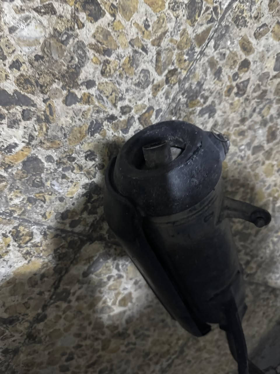 سلام عليكم غراض البيع جويتر 50 عقل 40صانصه 25 غراض كلهن على فحص نضيفات رقم *********** بكان شعب
