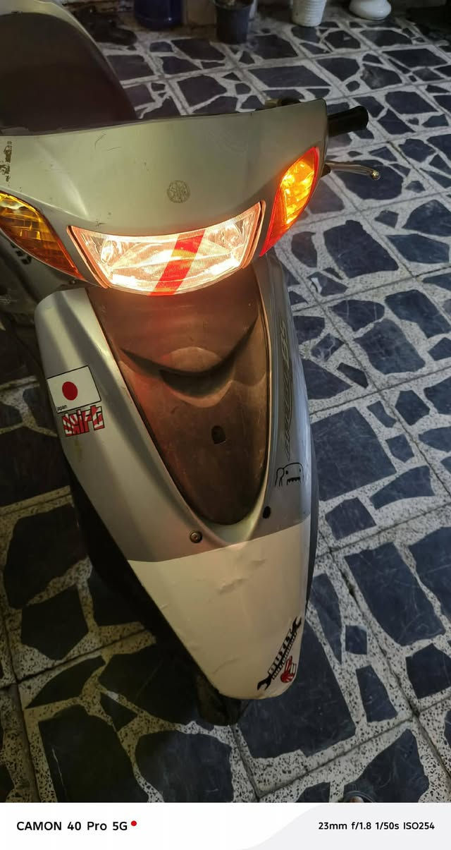 سلام عليكم 
بريز لايت عالي ٢٠٠٨ 
دراجه رمبه مابيها اي نقص كامله 
(فقط كفر من جوه مكسور من نزلتها هيجي ) 
مكينه خرسه سبانه ممدود عليها شلعه معدل فول 
مكان بغداد الحريه 
*********** واتساب فقط 💓

سعر ٦٠٠ وبيها مجال شي بسيط 💓
