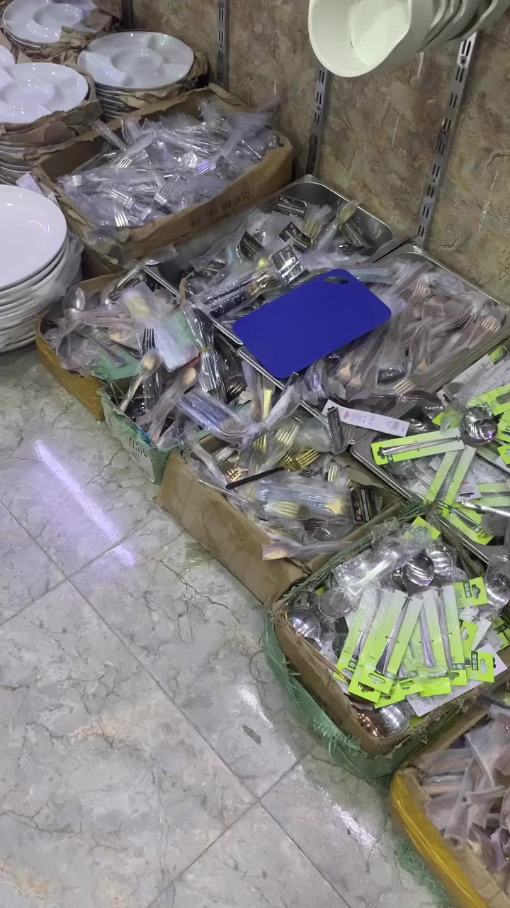 وصول وجبه من الكراتين الاوربي الاماني طاوه + جدر و ادوات مطبخ كله اصلي ملاعق  مع شوكات شي راقي زورونا  تجدون اسعار مناسبه جدا


**إذا كنت صاحب هذا الإعلان وتريد حذفه لأي سبب، رجاءا أرسل رسالة إلى الدعم الفني**