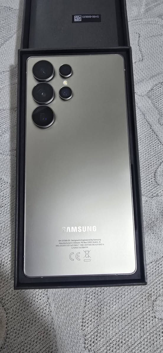 تليفون لللبيع اس ٢٥ الترا لون تتانيوم  دبل خط ذاكره ٢٥٦ عشوائيه ١٢ غراضه كلهن كاملات حته مامستخدم غراضه نضافه ١٠٠بل ١٠٠ جهاز من كل النواحي مكفول السعر من الاخير ٩٥٠ الف قفل التواصل عبر الواتساب هذا رقمي *********** مكان مدينه الصدر
