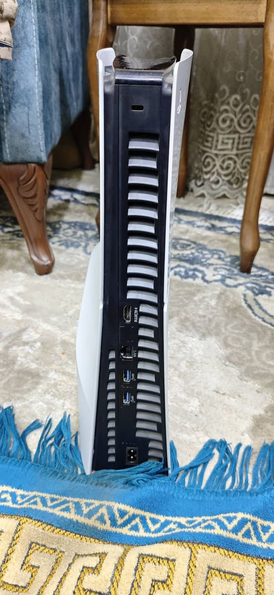 بلي 5 سلم جهاز أخو الجديد ممفتوح مثل مموضح بالصور  السعر 625 وبي مجال
الرقم ***********
