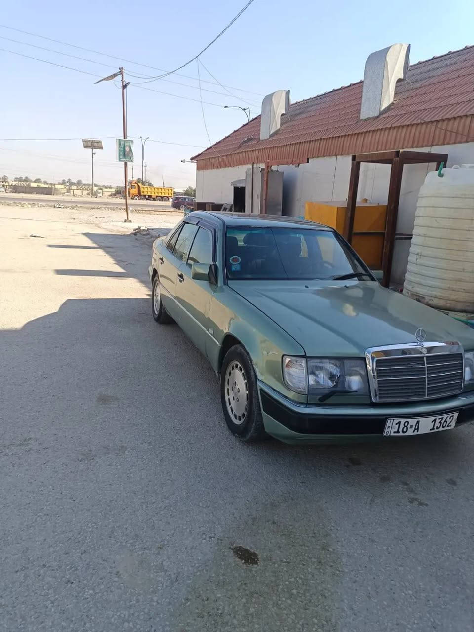 مرسيدس دب E300 موديل ٨٧ محدثة ٩٢ رقم بابل انگليزي وبأسمي إدامة كامله منظومة بانزين من التانكي البلكات والنوزلات وفيل بم والفلاتر البانزين كله جديد ومنظومة الماء جديده  سيارة ٦سلندر محرك قبغ اسود بلادي جام امامي كهرباء مرايه جانبيه كهرباء شاشه وكامرة شغاله وبطاريه  جديدة  نقصها تبريد نقصه غاز وفتحة سقف مكان السيارة  بابل الحله سعرها ٥٥ لاستفسار اتصل عل ***********
