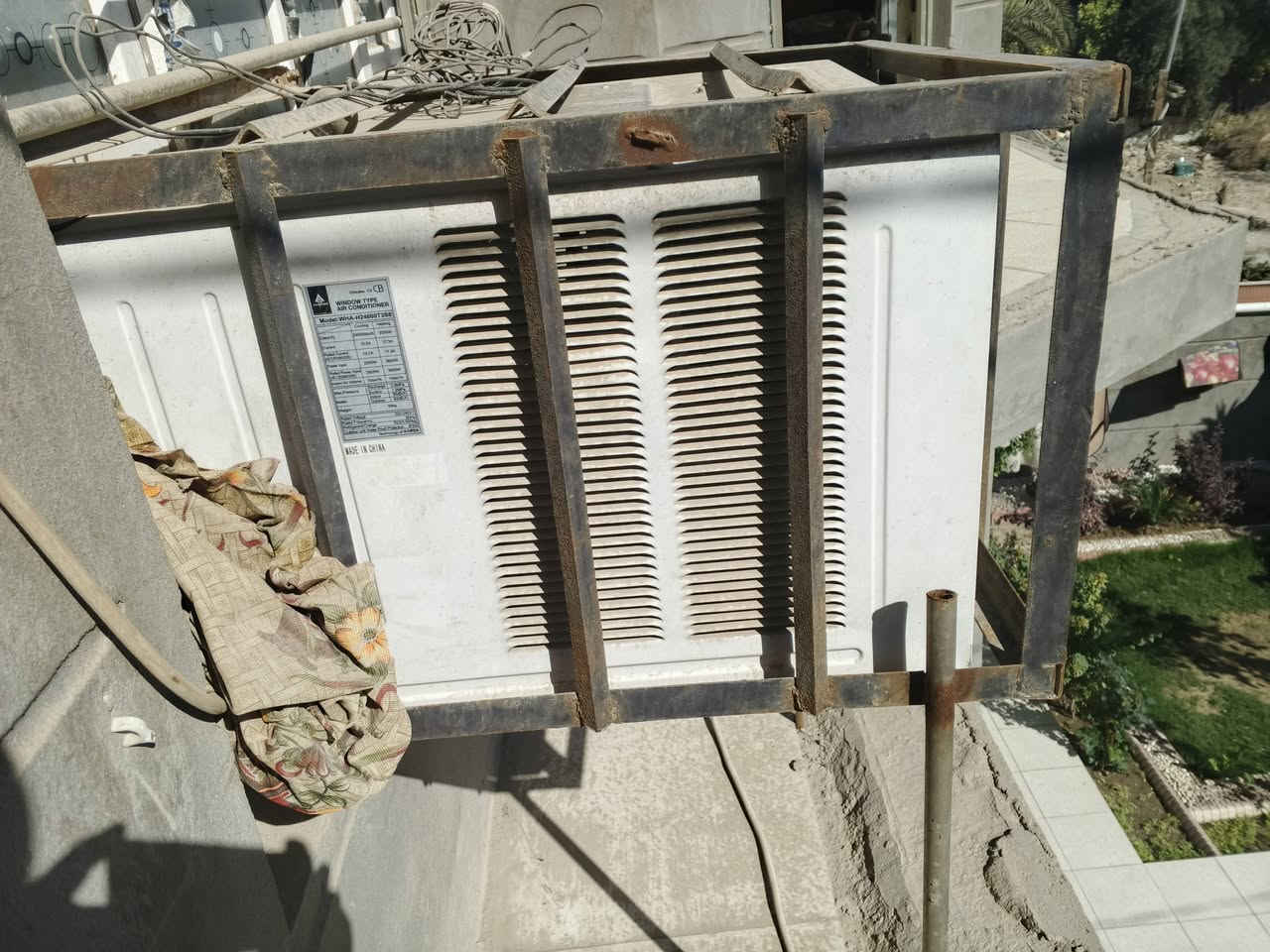 مكيف للبيع
نوعيه الحافظ 
مامستخدم هواي سعرة 400وبي مجال 
لاستفسار اتصال ***********
