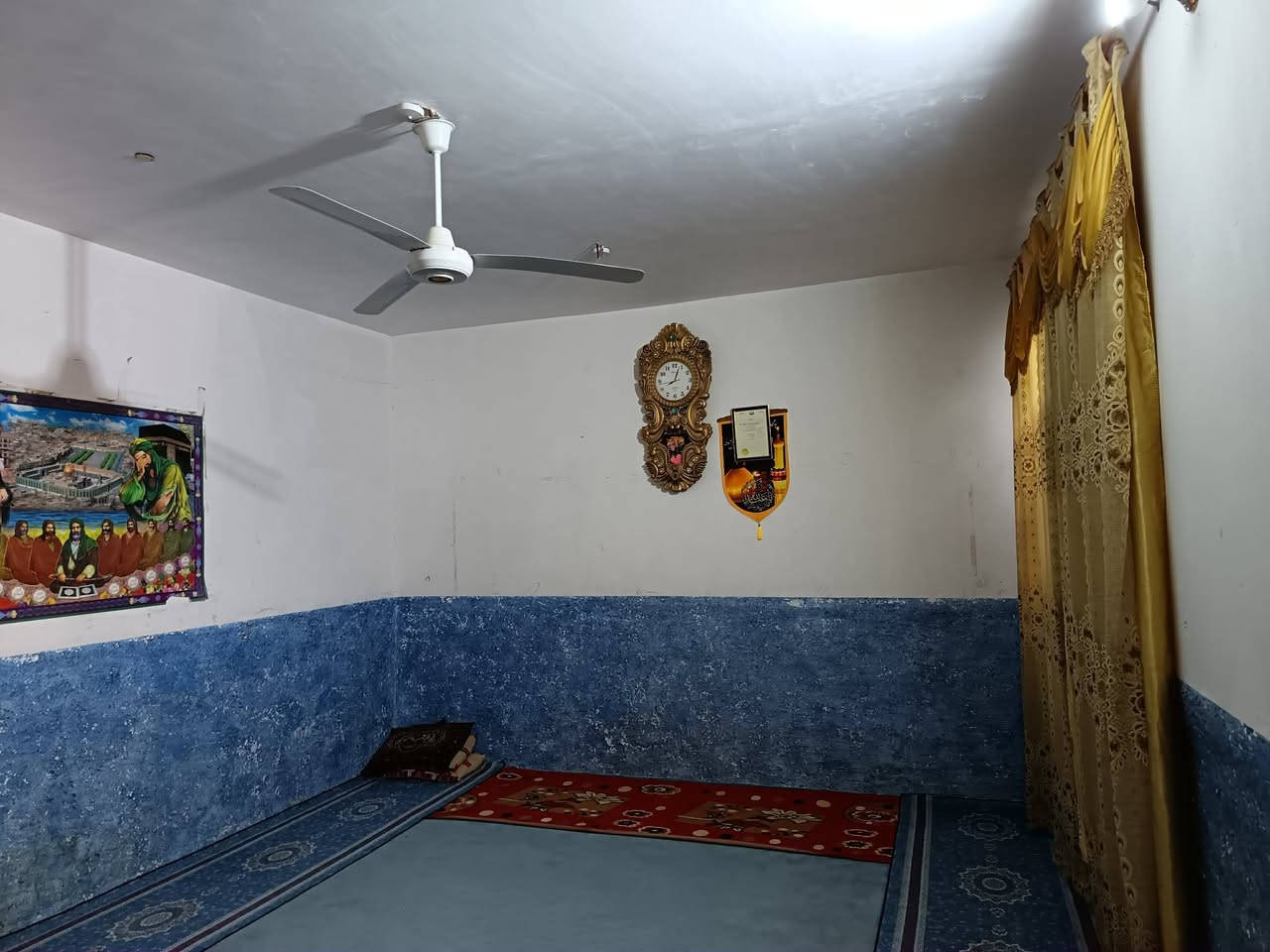 ياالله بيت البيع يتكون من غرفتين وصاله وحمام داخلي وخارجي كونكريت جسور مخفيه ودنك بل كدام كهرباء دفن بيت صدك تعبان عليه ابلوك درجه اولاه ثمن زروف المساحه 170متر مسجل بل بلديه بل زراعي والستفسار اكثر اتصال على هاذه الرقم*********** @إشارة
