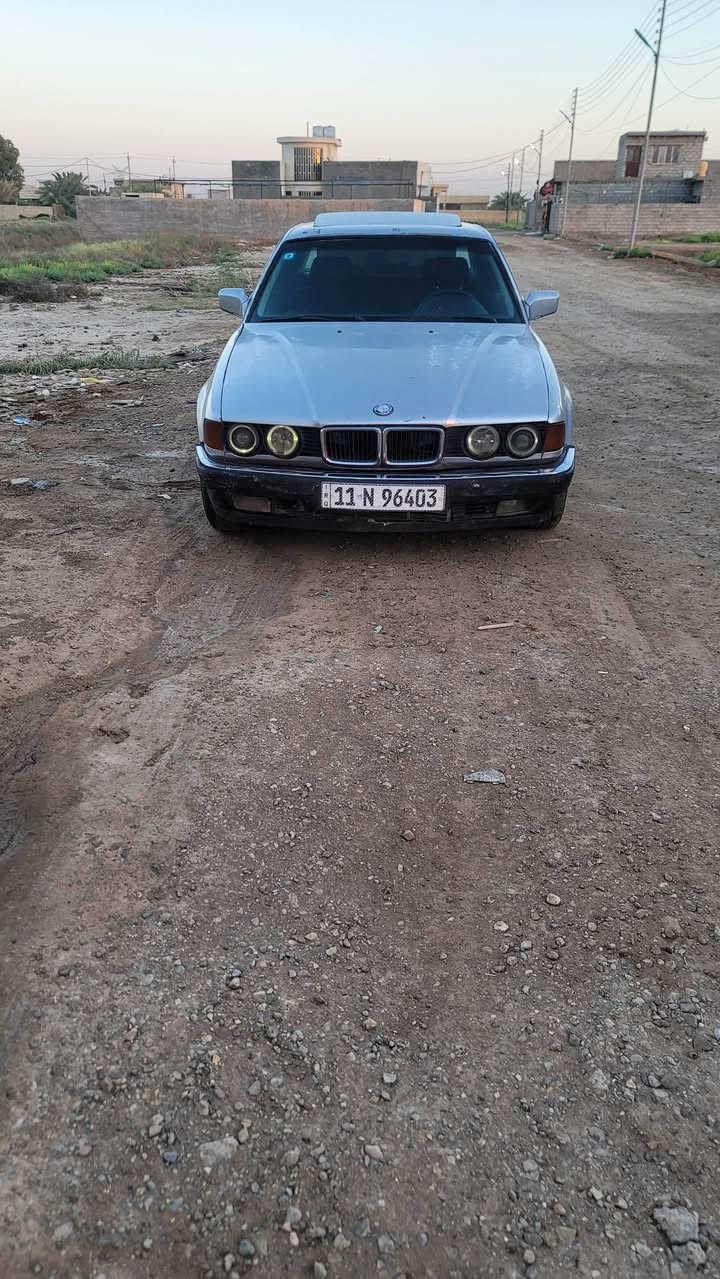 BMW 730I V8.                $السعر42
السلام عليكم BMW 730i v8اصل السياره كير ومكينه خير من الله اي محافظه اريدهه اشغل وروح تبريد ثلج قطعتين لايتات زنون عالي ناصي فيول بم جديد اصلي بلكات بوش ألماني اصلي وأتر بم اصلي انكليزي جديد السياره بلاديه شلع قلع اي جطل مابيهه كهربائياتهه كلهه شغاله كشنات كهرباء فتحه سقف شغاله داخل جلد بس يرادلهه دوشمه صدر خلفي جديد دبلات كلهن جدد السياره وين مايعجبك شغل واطلع بيهه والسياره بيهه ضربه بل جاملغ الخلفي جهه السايق السعر  42$قابل للتفواض العنوان بغداد
***********
