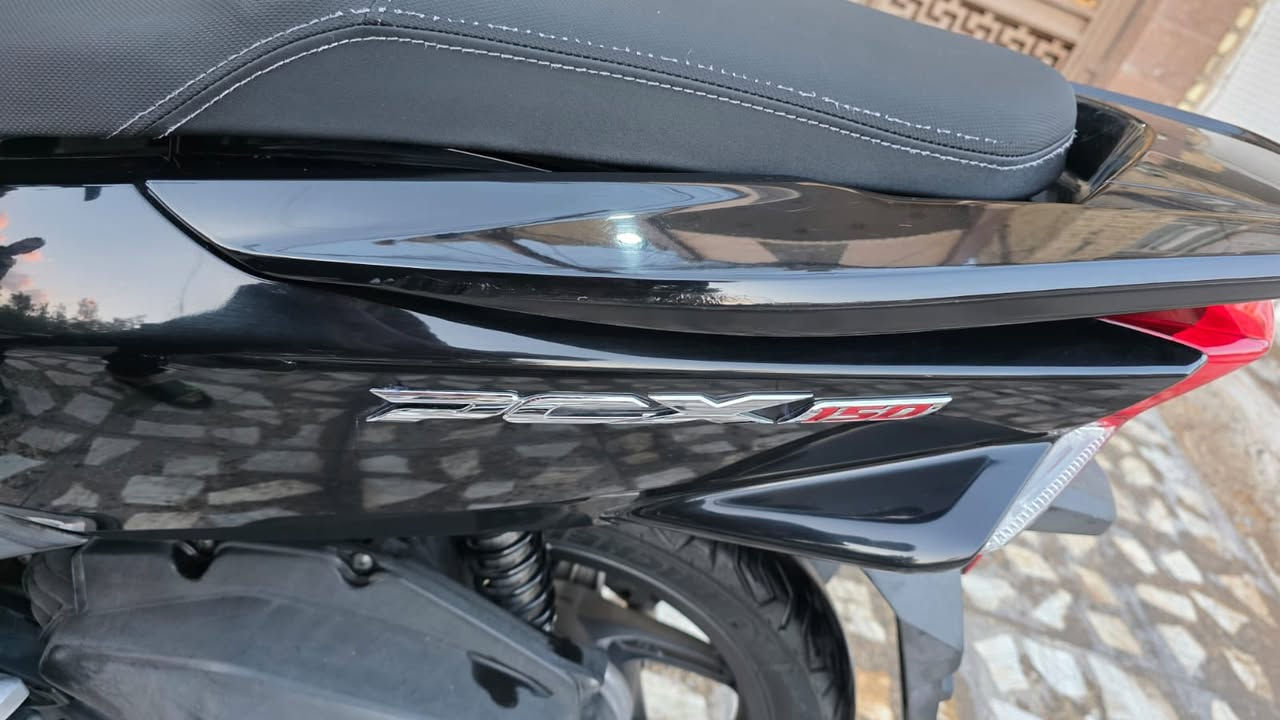 يالله بي سي اكس جيل الثاني مكينه 150كفالة عامة اي نقص مابيهة ماشية بل يابان 9وحالين 11كفالة عامة سعرهة 17ورقة ونص مجال شي بصيط ***********مدينه الصدر عنواني السعر 17$ونص رحمة لهلكم عوف الخاص اكو رقم وتصل اي نقص مابيهة الدراجة نضافه الف بل ميه مكفولة من كلشي
