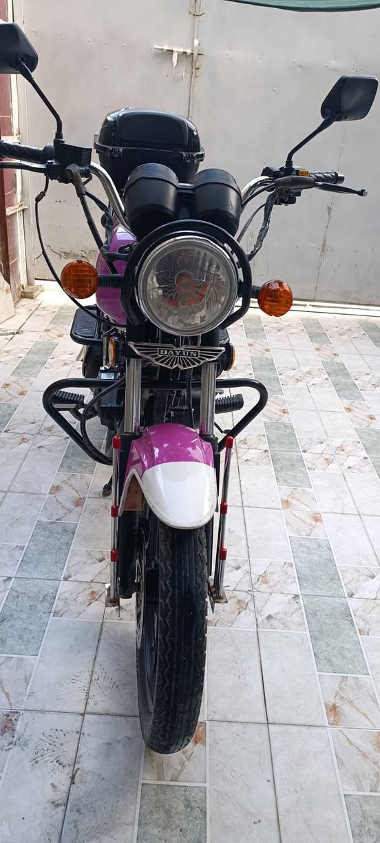 السلام عليكم دراجة دايوان موديل 23 اوراق سحب مكينة ممفتوحة نضيفة جدأ السعر مليون و200 العنوان ديالى المقدادية ***********
